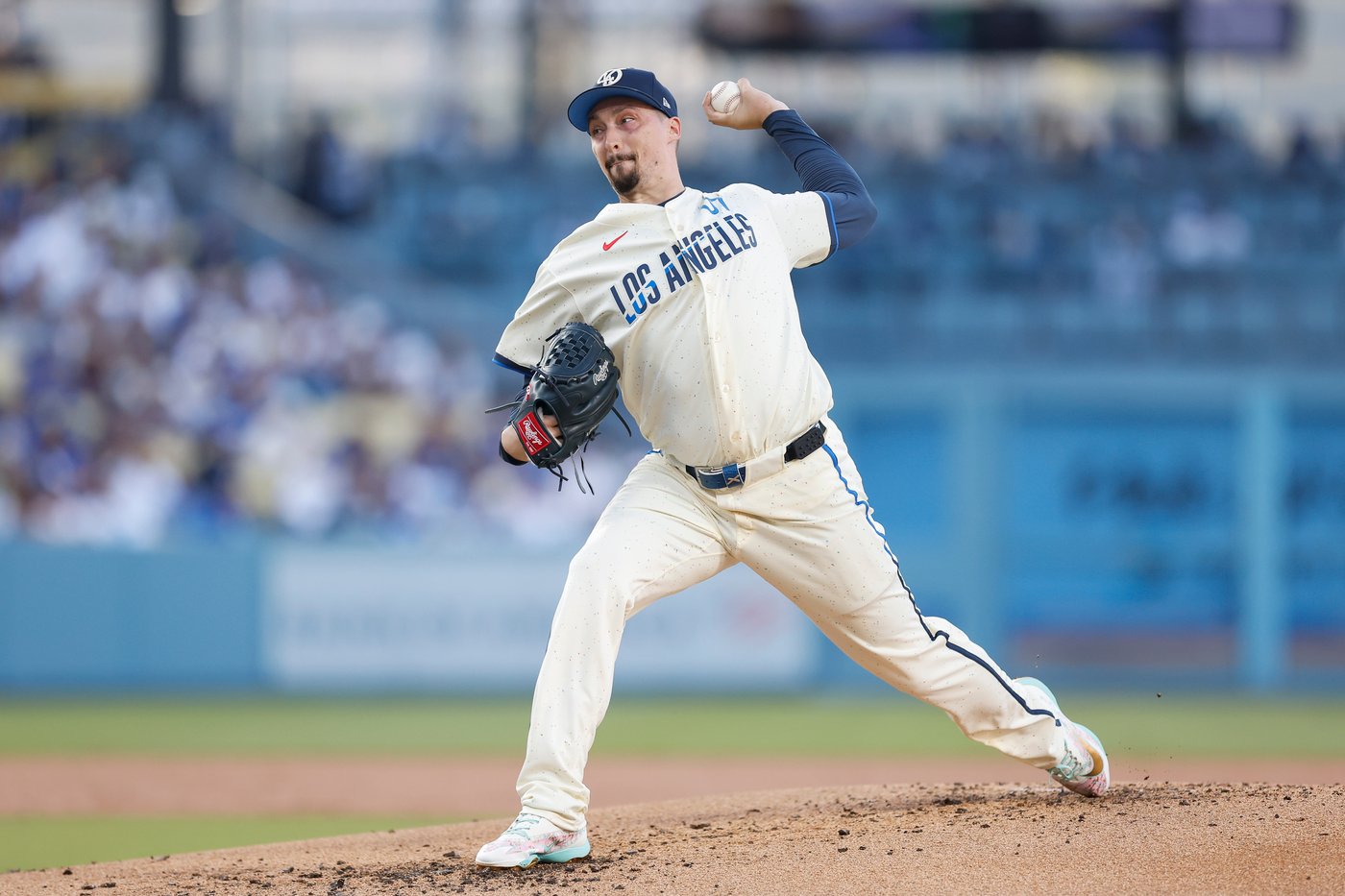 Dodgers' Blake Snell scratched from start with loose bodies in left elbow. His return is uncertain | iNFOnews.ca