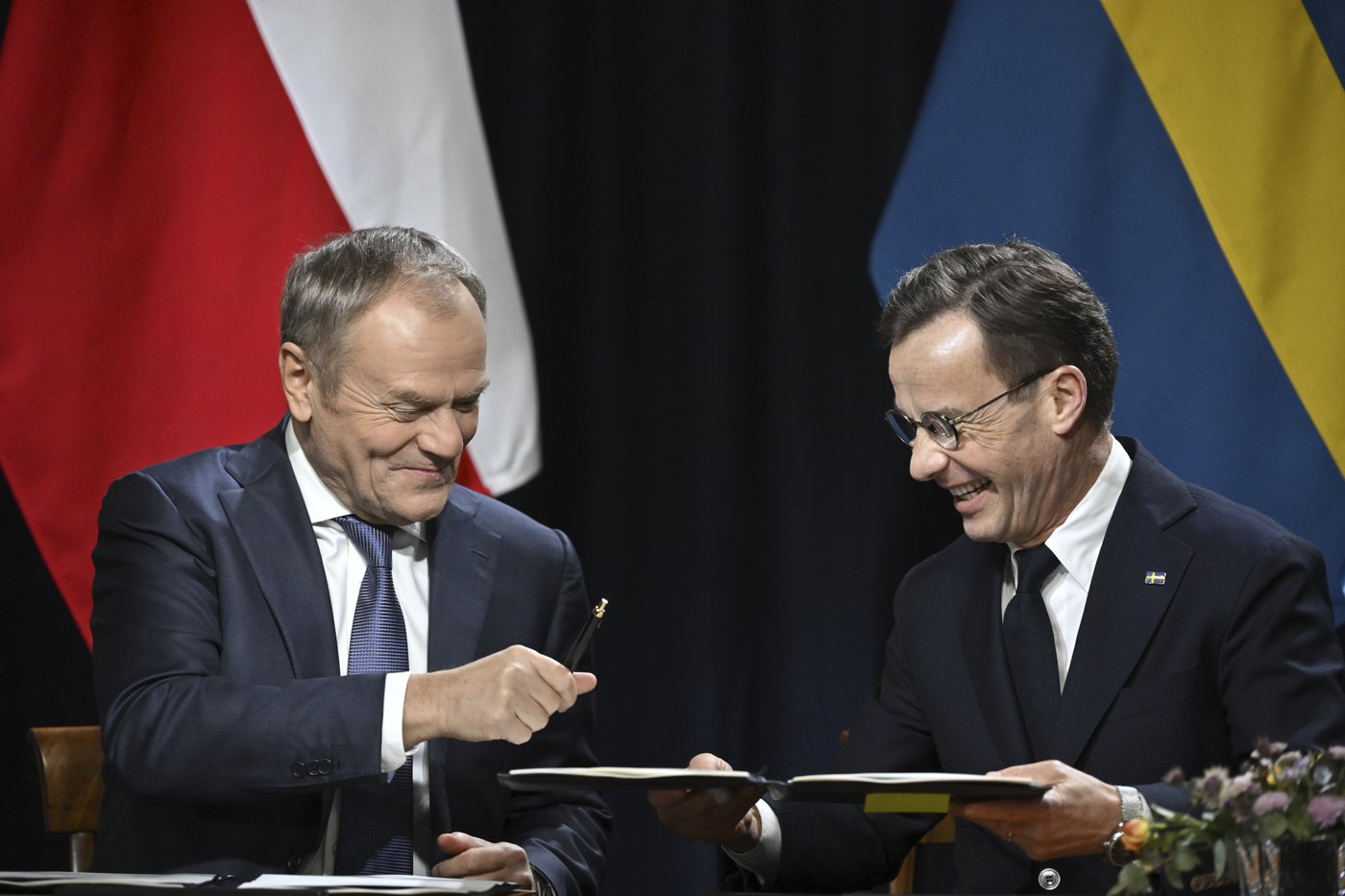 Poland's prime minister visits defensive fortifications on border with Russia | iNFOnews.ca