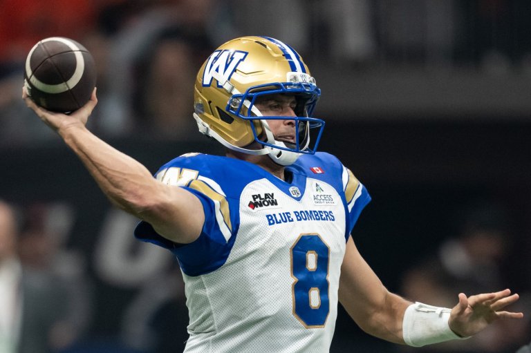 Blue Bombers QB Zach Collaros leaves game against Lions with apparent injury | iNFOnews.ca
