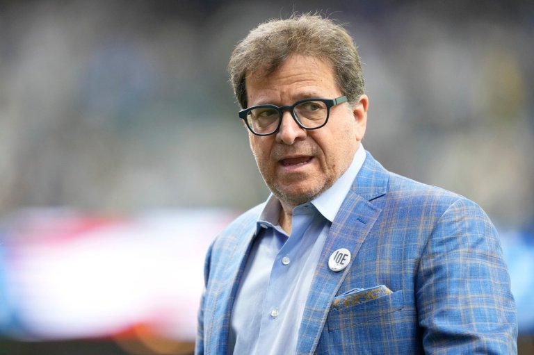Athletes Unlimited Softball League's latest investment group includes Brewers owner Mark Attanasio | iNFOnews.ca
