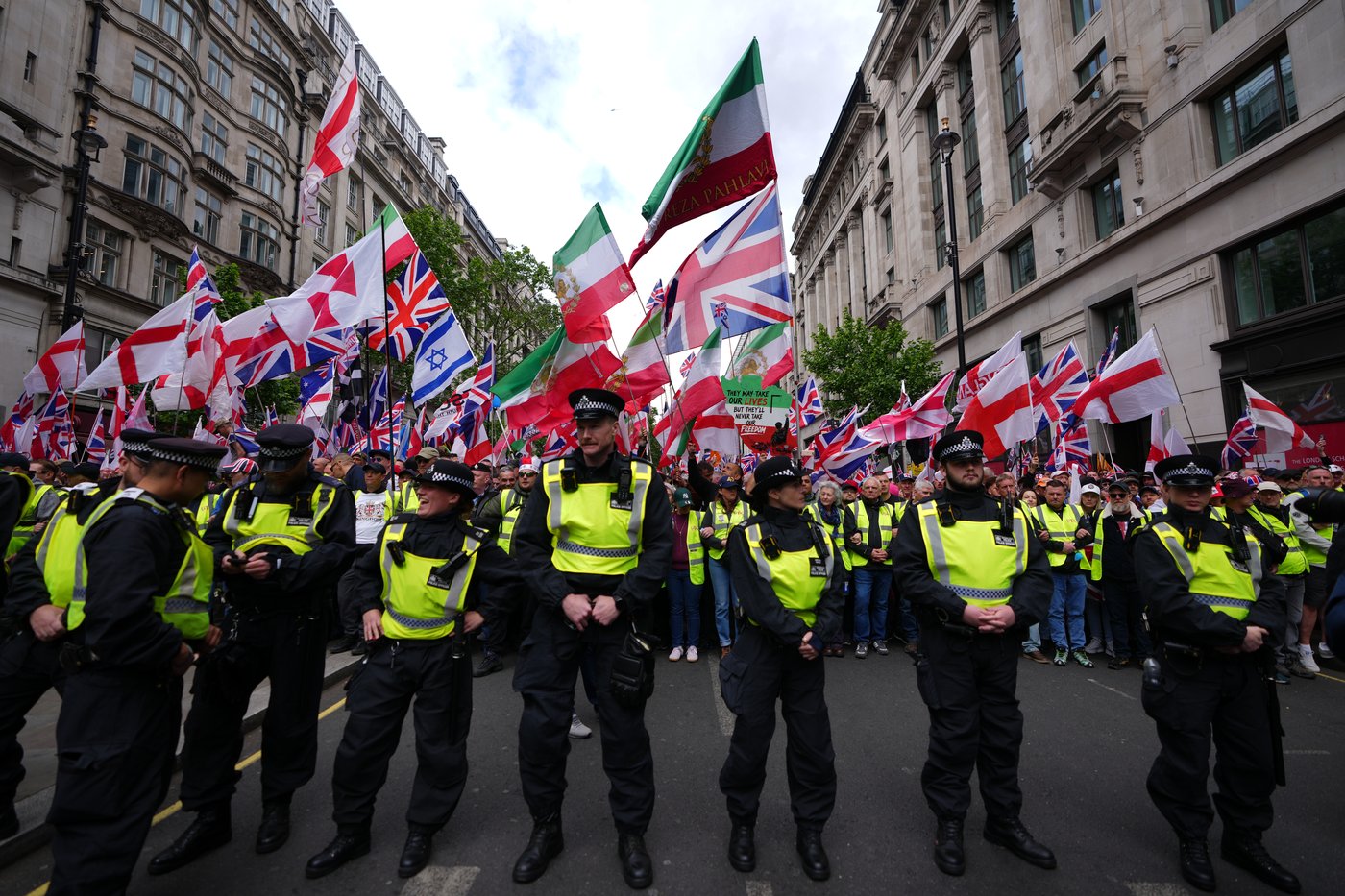 London police were out in force to deal with rival rallies and a soccer final | iNFOnews.ca London police were out in force to deal with rival rallies and a soccer final | iNFOnews.ca