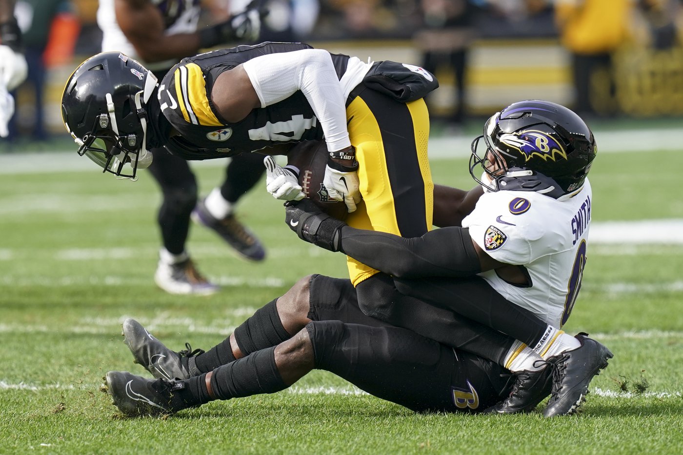The Ravens looked better defensively last week, but now Roquan Smith's injury is a concern | iNFOnews.ca