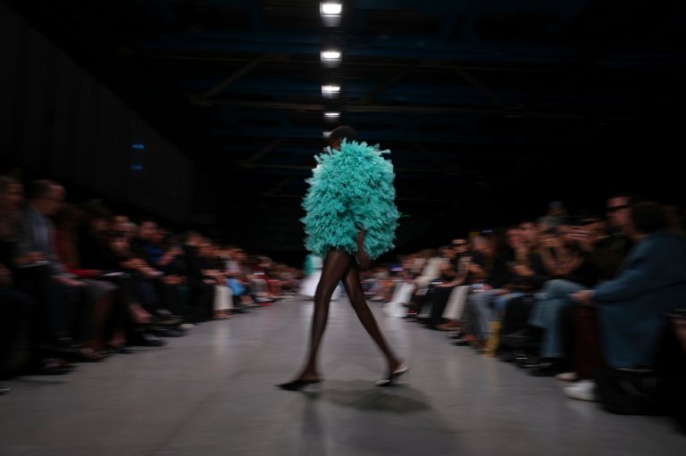 Helen Mirren opens Stella McCartney’s activist, cruelty-free Paris runway | iNFOnews.ca