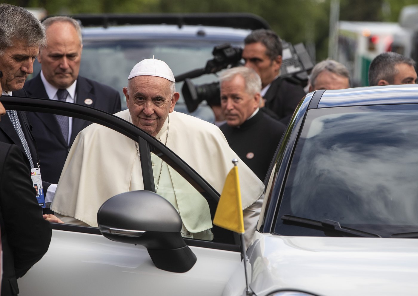 'Keep the doors open': Ministers call on next pope to do more for LGBTQ+ people | iNFOnews.ca