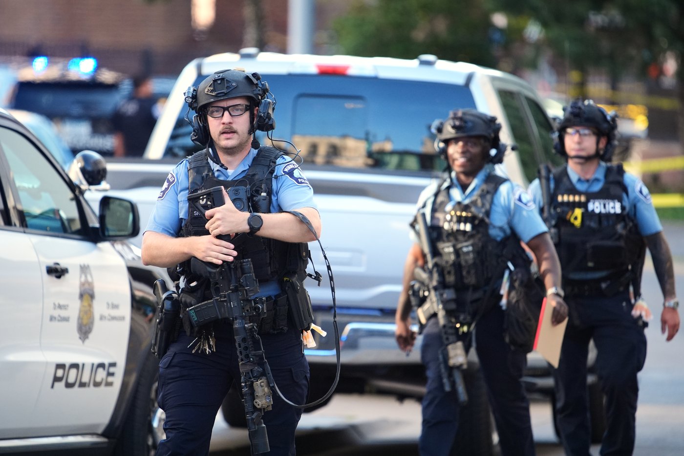 Investigators scour scene of Minneapolis shooting that left 3 dead, including suspect | iNFOnews.ca Investigators scour scene of Minneapolis shooting that left 3 dead, including suspect | iNFOnews.ca