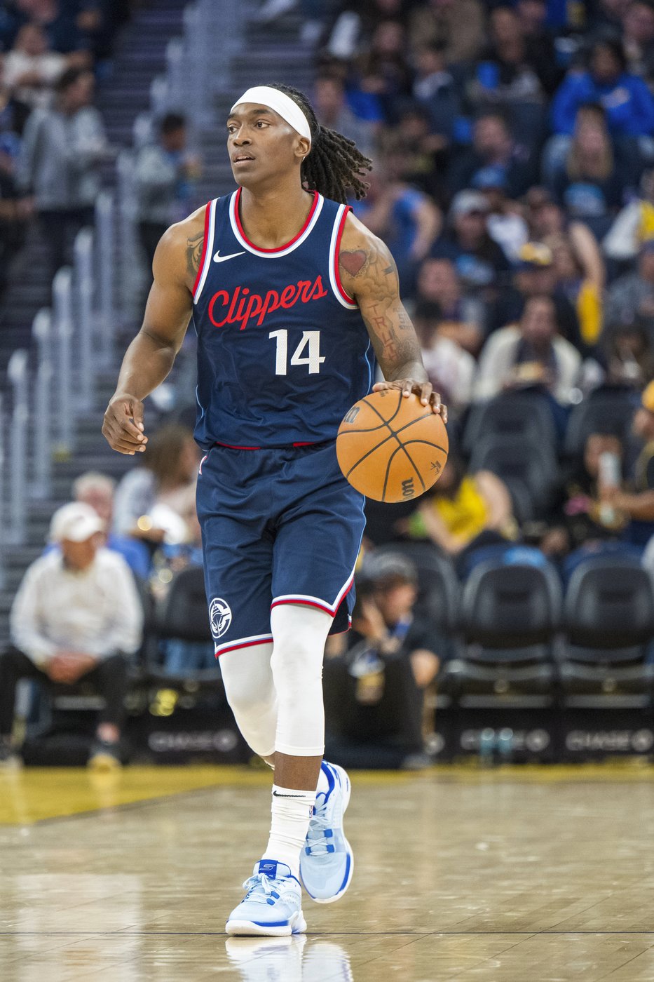 Clippers hold off Warriors as Stephen Curry goes down injured | iNFOnews.ca Clippers hold off Warriors as Stephen Curry goes down injured | iNFOnews.ca