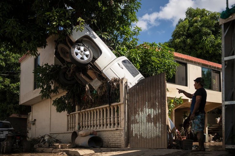 Mexico's president convenes governors as death toll from torrential rains rises to 44 | iNFOnews.ca