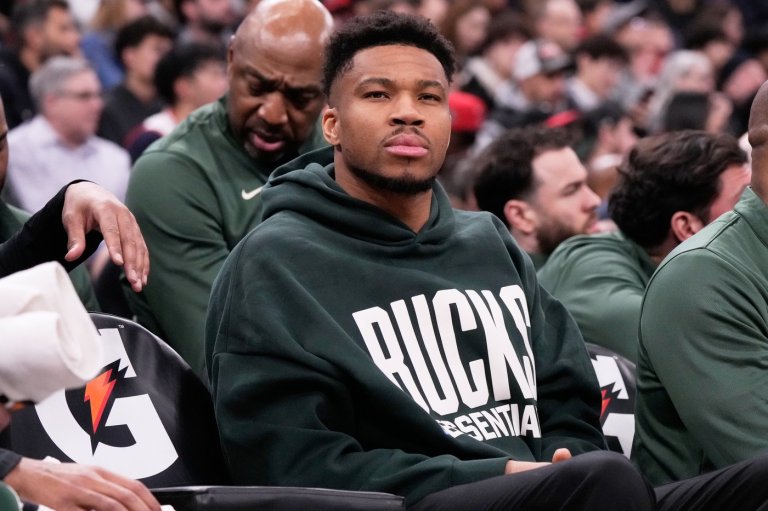 Bucks say Antetokounmpo is questionable for Celtics game as he seeks to return from calf strain | iNFOnews.ca