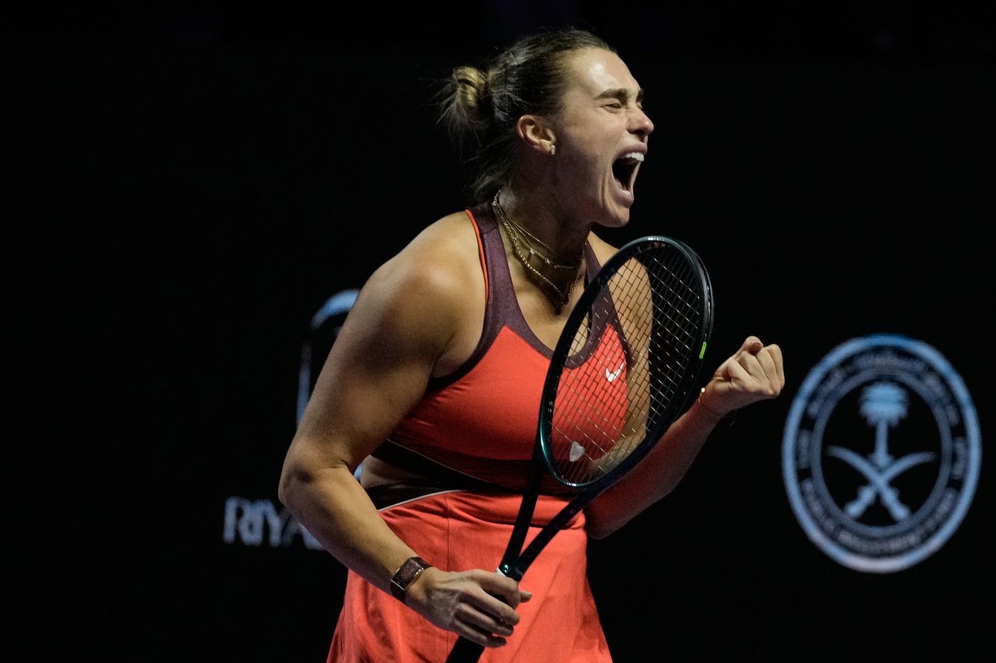 Sabalenka overcomes Anisimova and lines up Rybakina in title match at WTA Finals | iNFOnews.ca