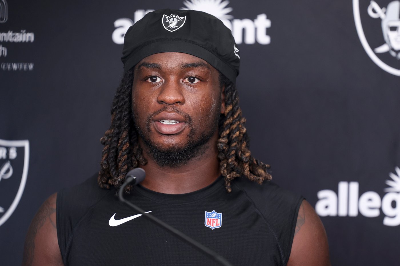 Las Vegas Raiders' Ashton Jeanty suffers apparent injury during practice | iNFOnews.ca