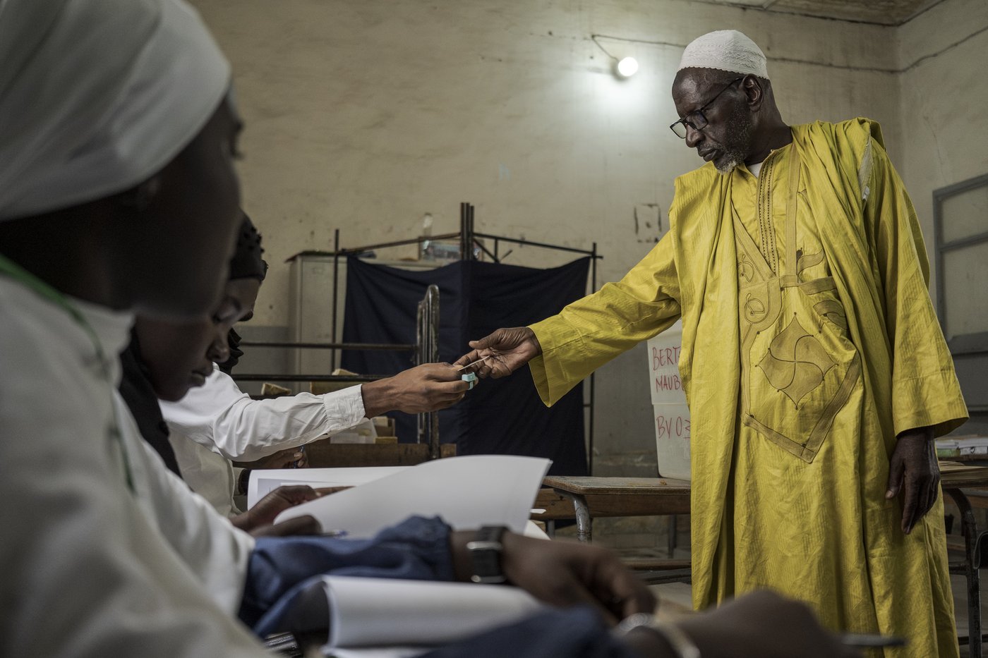 Senegal votes in election that will decide if president can carry out the reforms he promised | iNFOnews.ca