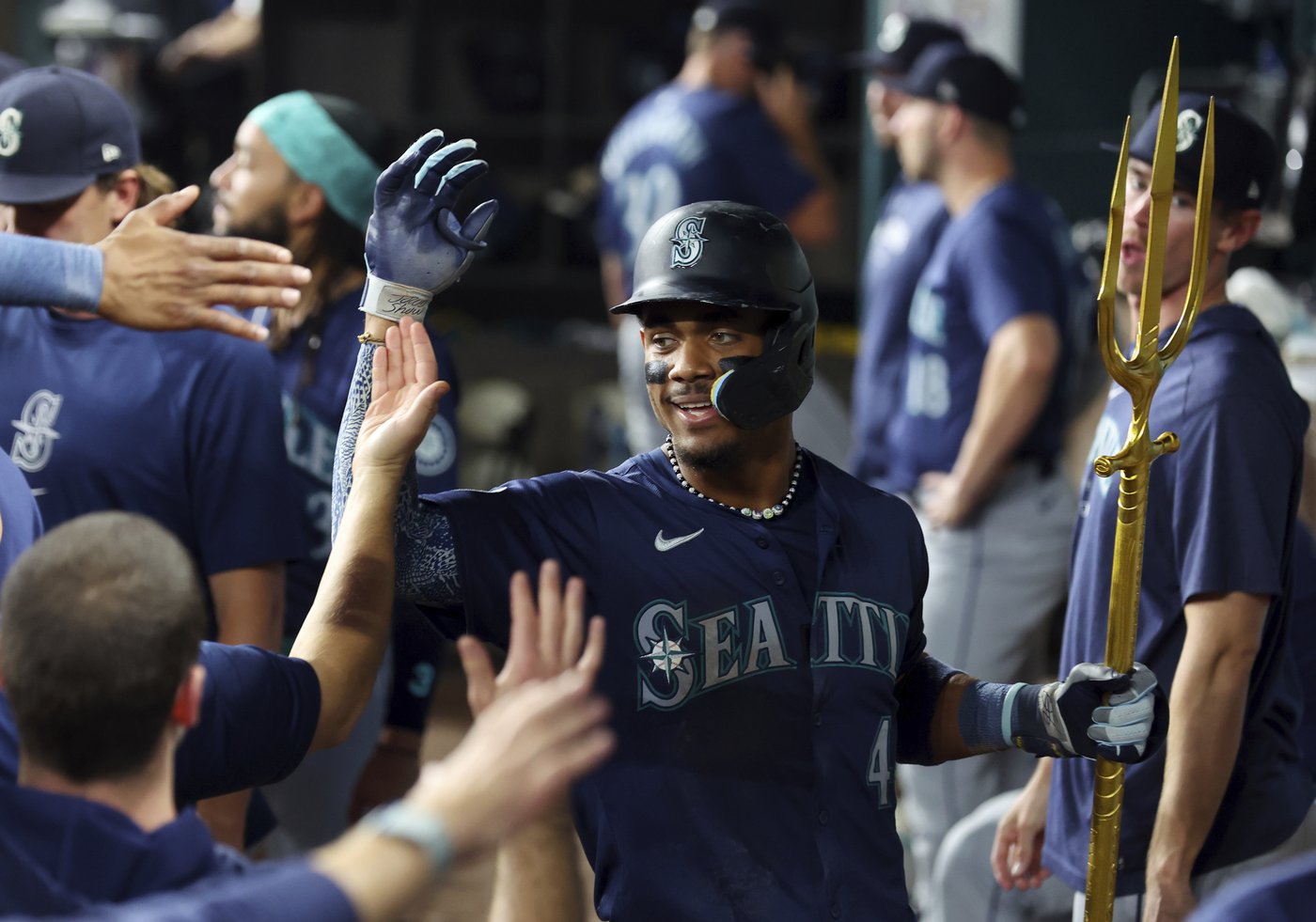 Julio Rodríguez homers twice for wild card-chasing Seattle and Kirby beats Rangers again in 8-2 win | iNFOnews.ca Julio Rodríguez homers twice for wild card-chasing Seattle and Kirby beats Rangers again in 8-2 win | iNFOnews.ca