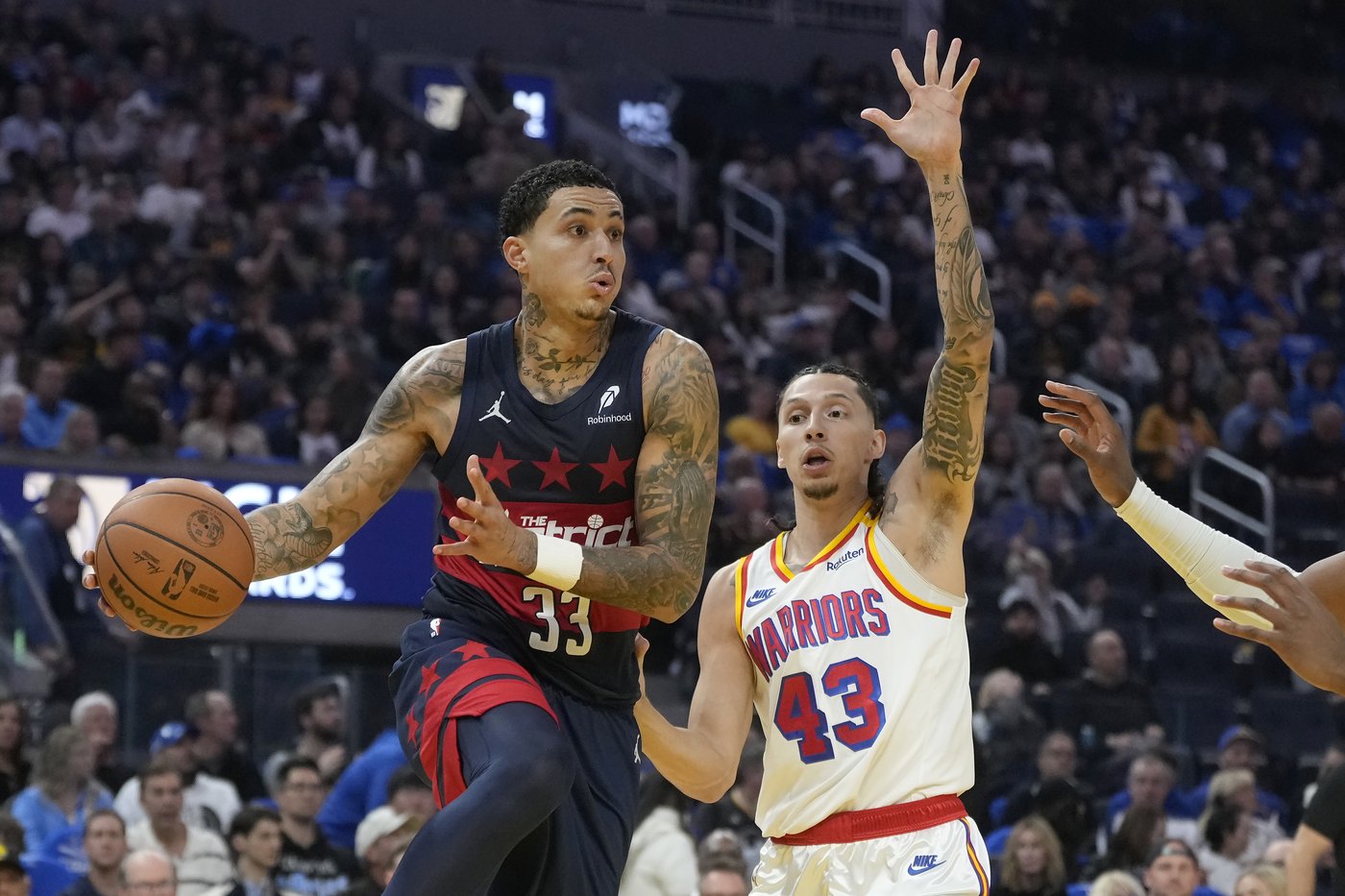 Stephen Curry scores 26 before leaving with ankle injury as Warriors beat Wizards 122-114 | iNFOnews.ca Stephen Curry scores 26 before leaving with ankle injury as Warriors beat Wizards 122-114 | iNFOnews.ca