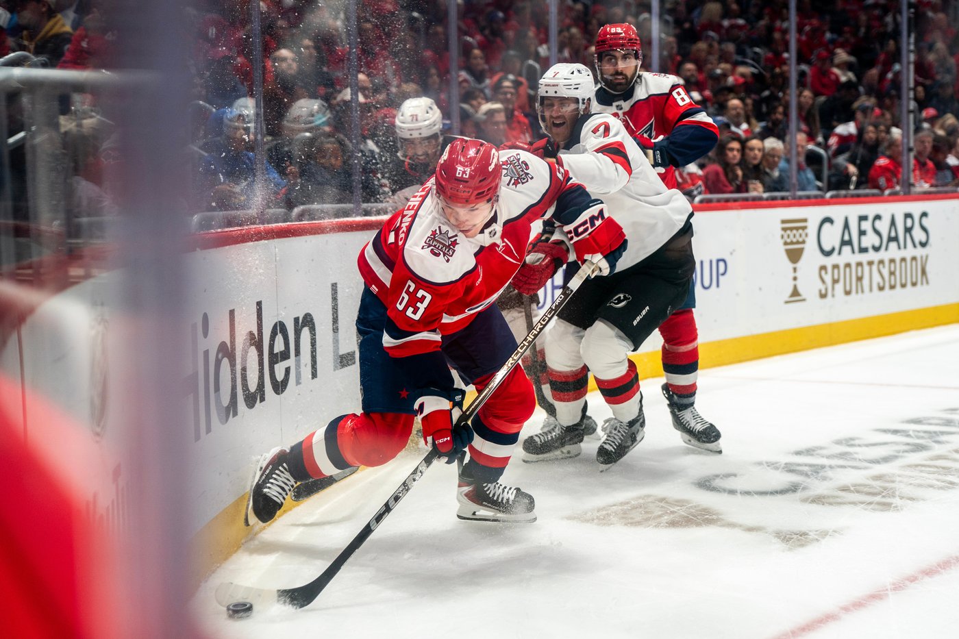 Ryan Leonard scores highlight-reel goal, leads the Capitals over the Devils 4-2 | iNFOnews.ca