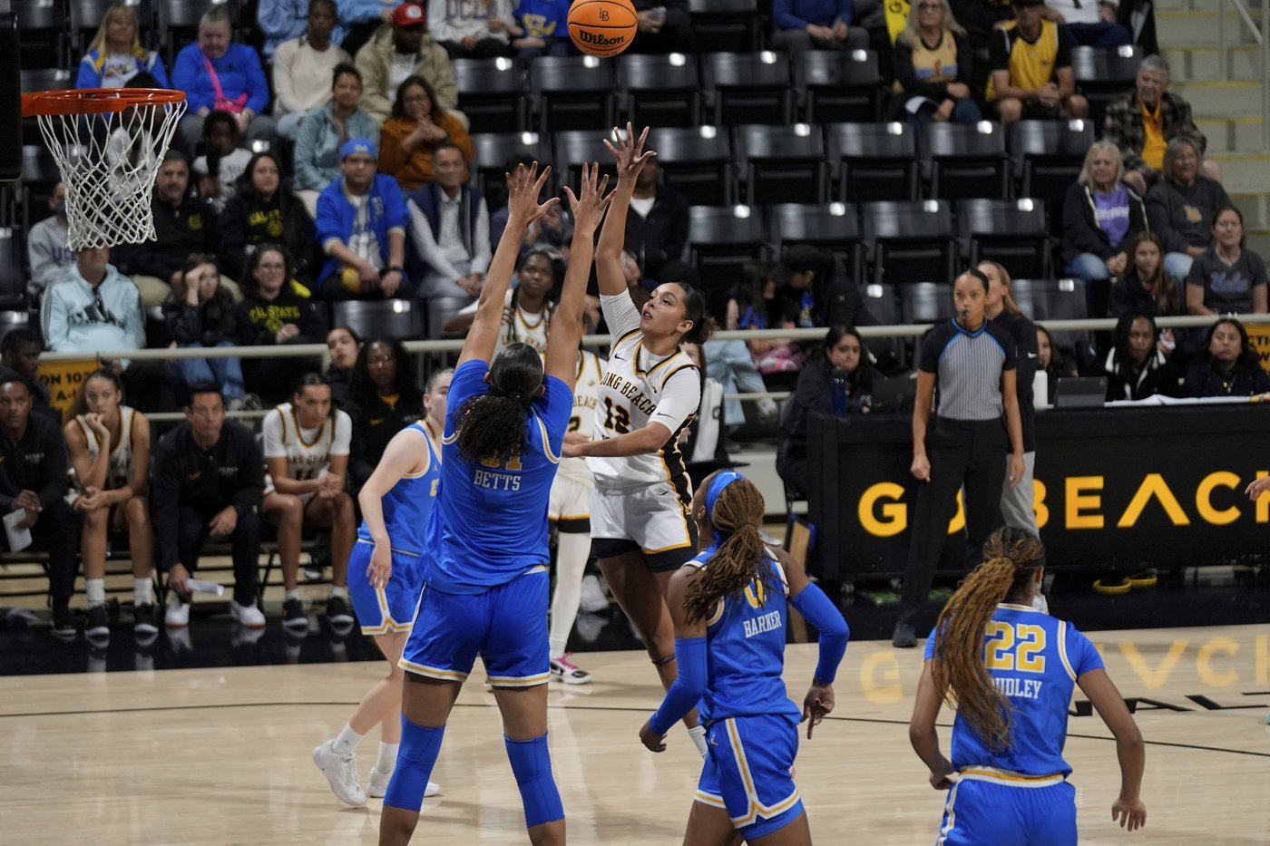 Betts, Dugalic lead top-ranked UCLA to 102-51 rout of Long Beach State | iNFOnews.ca