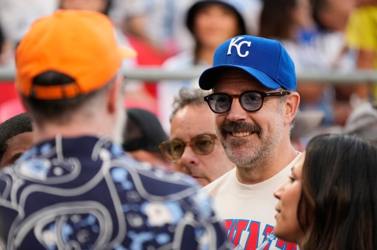'Ted Lasso' stars bring World Cup fever to Kansas City as Argentina faces Switzerland | iNFOnews.ca