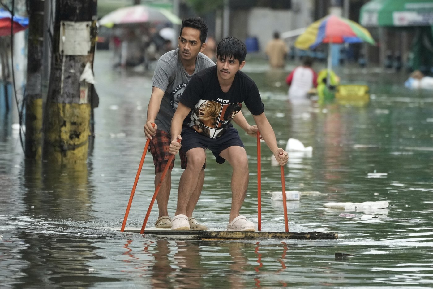 Tropical storm adds to Philippines' weather toll with 25 dead and 278,000 evacuated this week | iNFOnews.ca