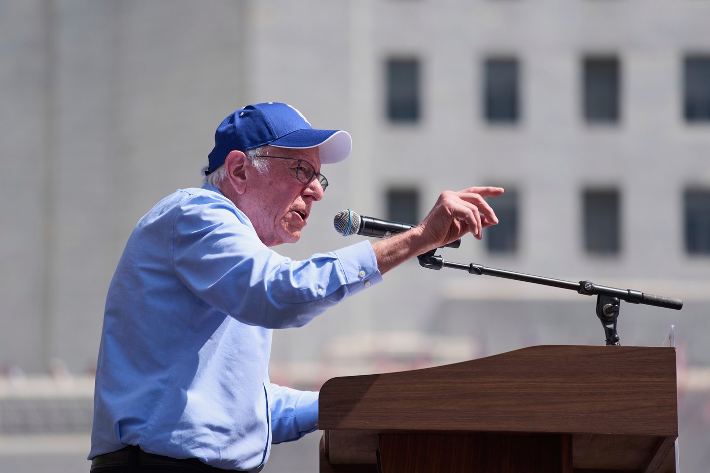 PHOTO COLLECTION: AOC Bernie Sanders | iNFOnews.ca