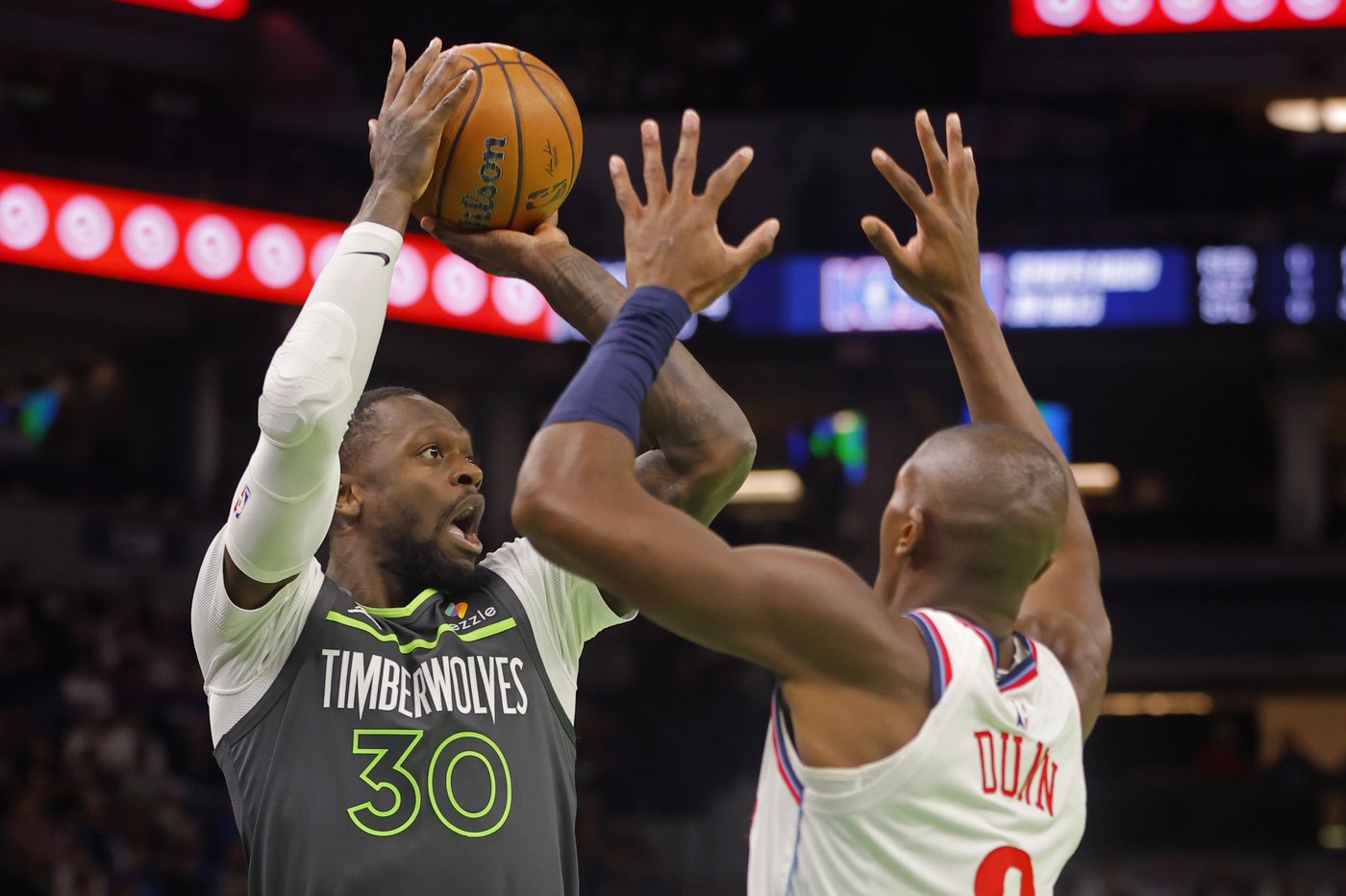Timberwolves stop 4-game losing streak by fending off Clippers 93-92 in NBA Cup play | iNFOnews.ca Timberwolves stop 4-game losing streak by fending off Clippers 93-92 in NBA Cup play | iNFOnews.ca