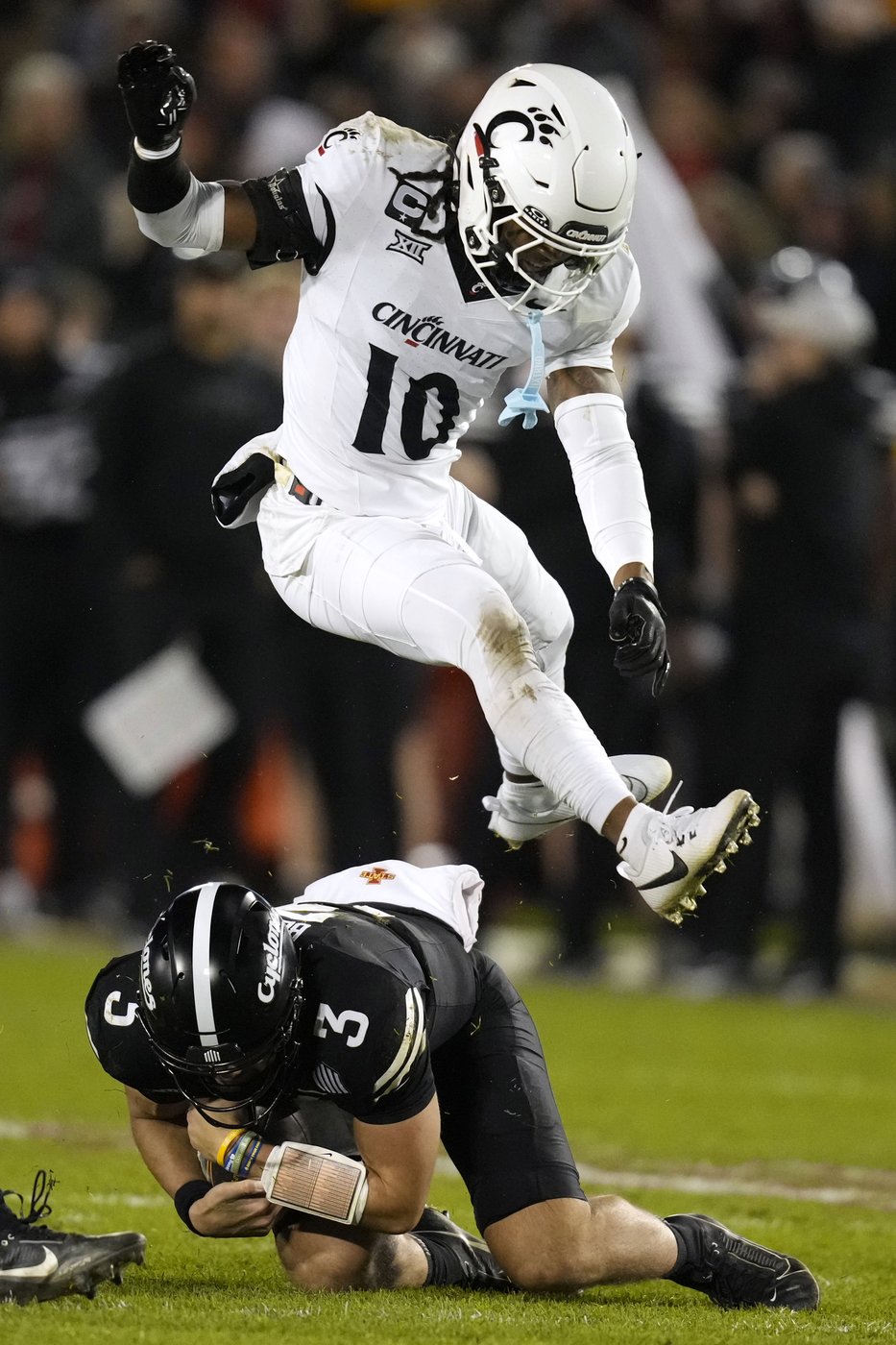 K-State out to snap 2-game skid as Cincinnati comes to town trying to reach bowl eligibility | iNFOnews.ca K-State out to snap 2-game skid as Cincinnati comes to town trying to reach bowl eligibility | iNFOnews.ca