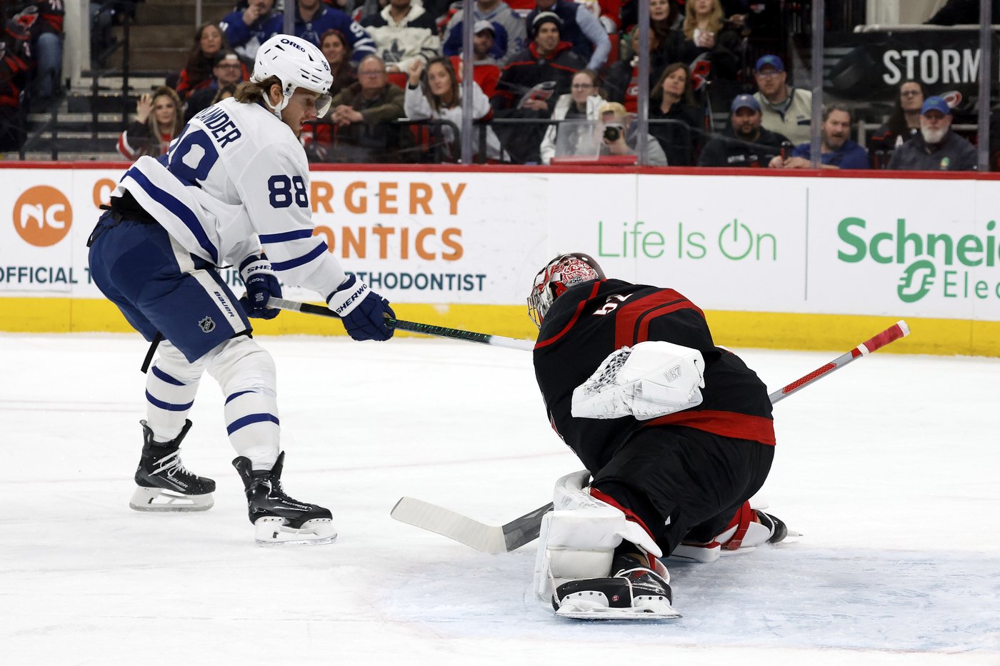 Jordan Staal scores hat trick to lead Hurricanes to 6-3 win over Maple Leafs | iNFOnews.ca