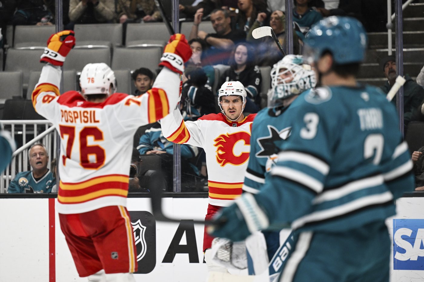 Jonathan Huberdeau scores twice as Calgary Flames beat San Jose Sharks 3-1 | iNFOnews.ca