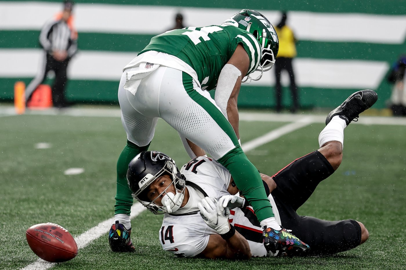 Top photos from Week 13 of the NFL season | iNFOnews.ca