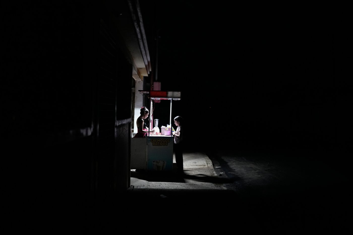 Photos show broken oil infrastructure and blackouts on Venezuela's Lake Maracaibo | iNFOnews.ca