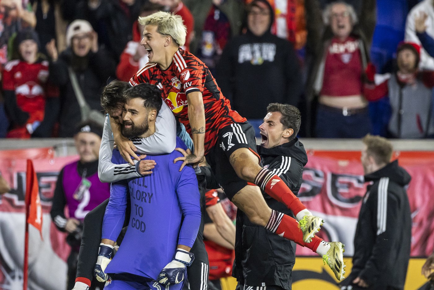 Daniel Edelman, Carlos Coronel help Red Bulls win shootout, finish sweep of defending champion Crew | iNFOnews.ca