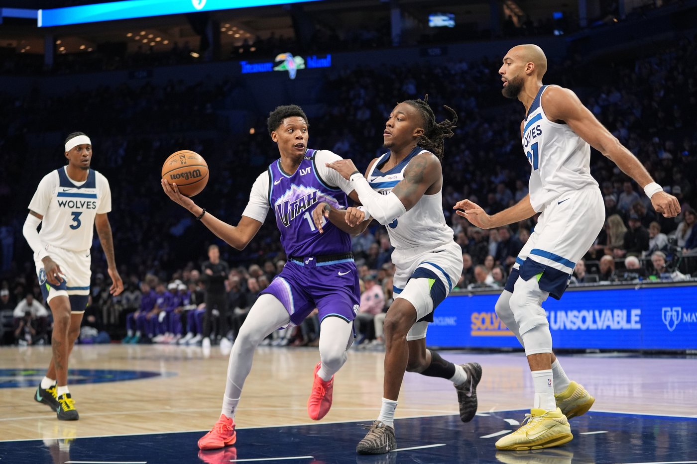 Dosunmu sparks Timberwolves' 147-111 rout of Jazz as Edwards remains out | iNFOnews.ca Dosunmu sparks Timberwolves' 147-111 rout of Jazz as Edwards remains out | iNFOnews.ca