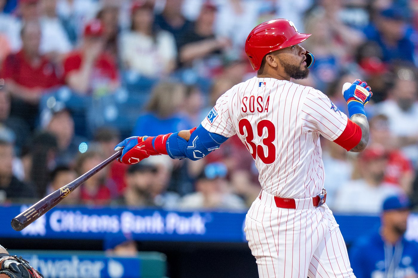 Kelly, Rea help lead the Cubs to a 10-4 comeback win over the Phillies | iNFOnews.ca