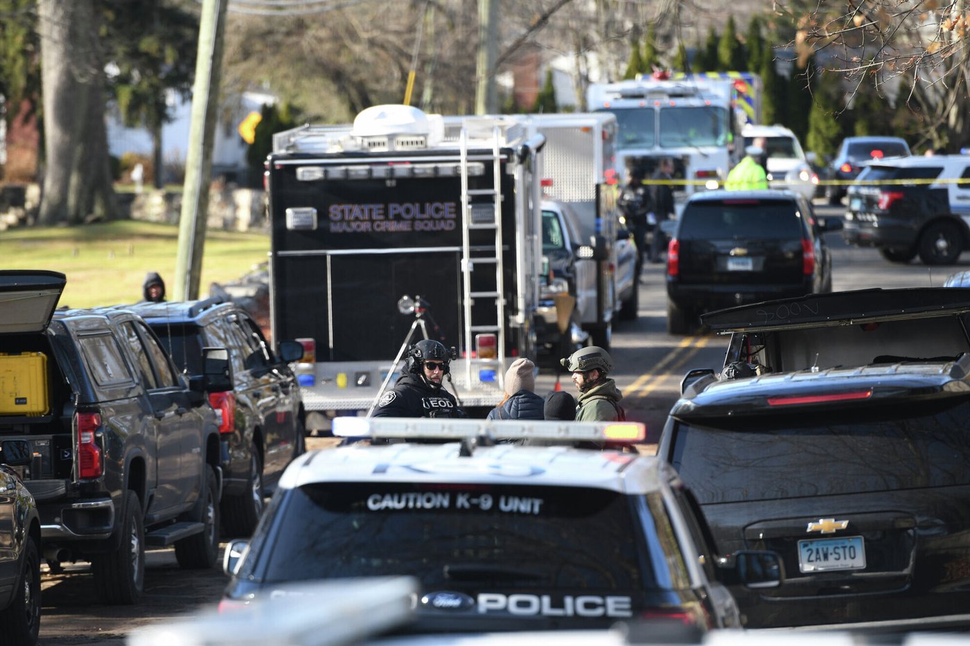 Connecticut police find decomposed body after standoff with man who shot at officers | iNFOnews.ca