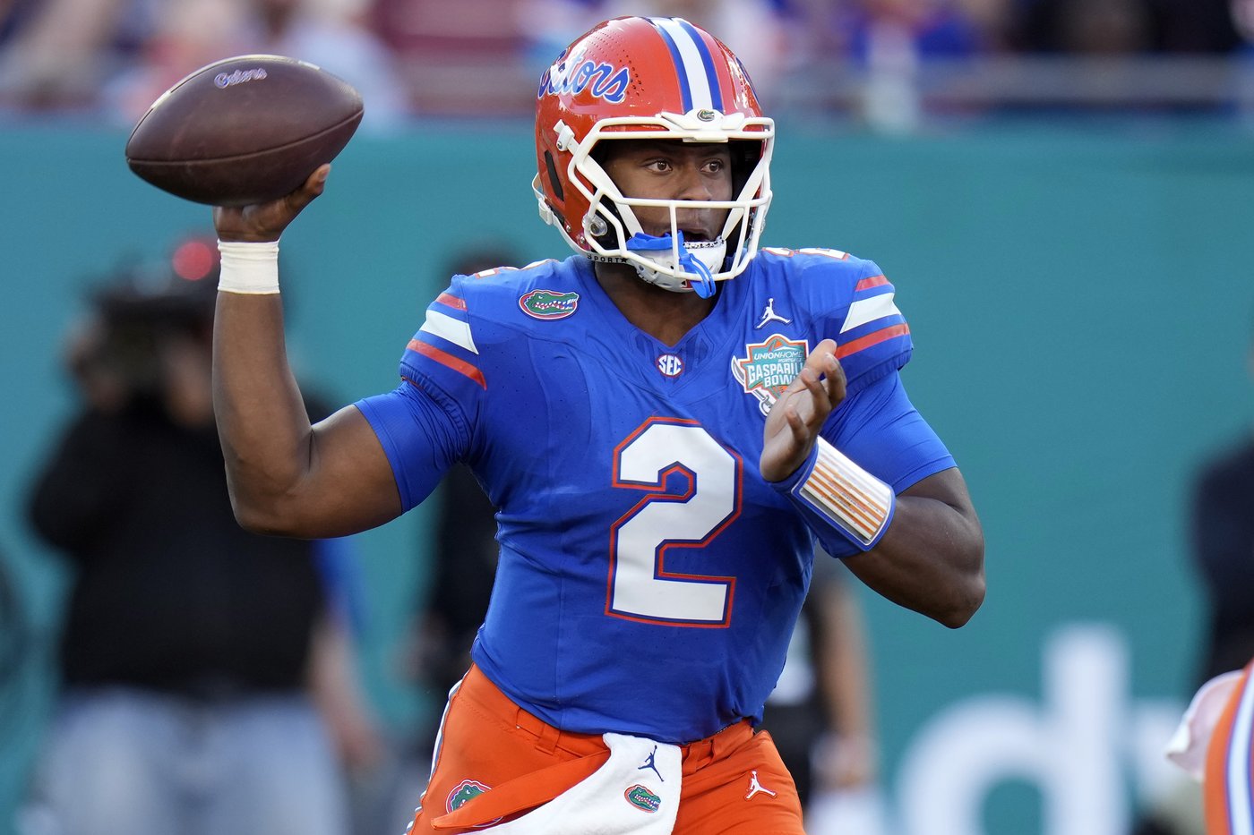 Lagway throws for 305 yards to help Florida trounce Tulane 33-8 in the Gasparilla Bowl | iNFOnews.ca