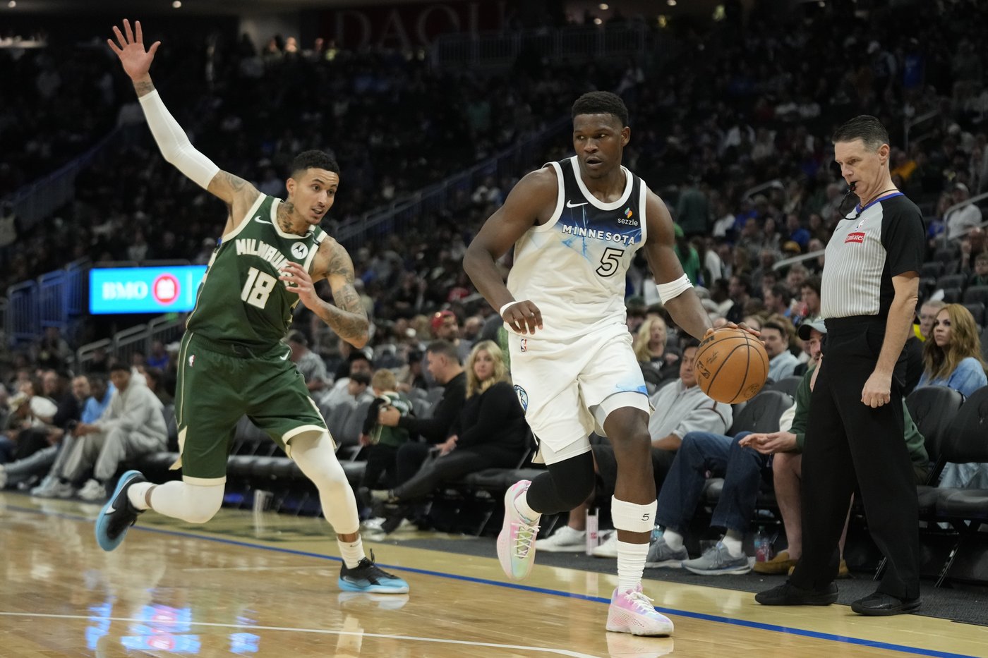 Timberwolves watch their playoff position tumble after blowing huge lead in 4th quarter | iNFOnews.ca Timberwolves watch their playoff position tumble after blowing huge lead in 4th quarter | iNFOnews.ca