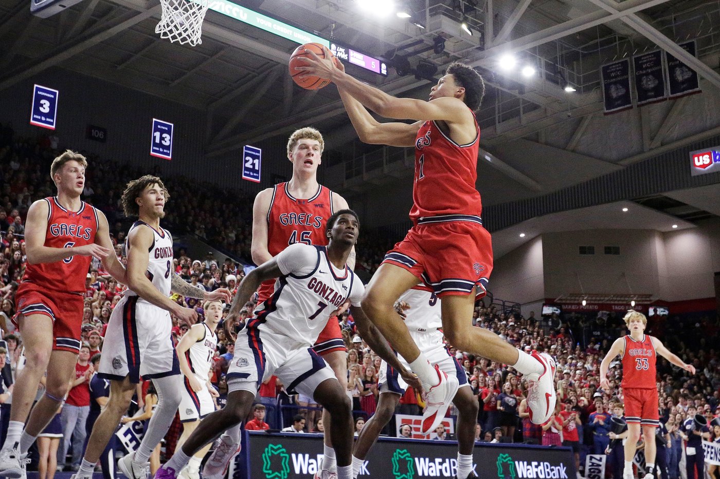 Graham Ike scores 30 points in return from injury as No. 6 Gonzaga beats Saint Mary's 73-65 | iNFOnews.ca