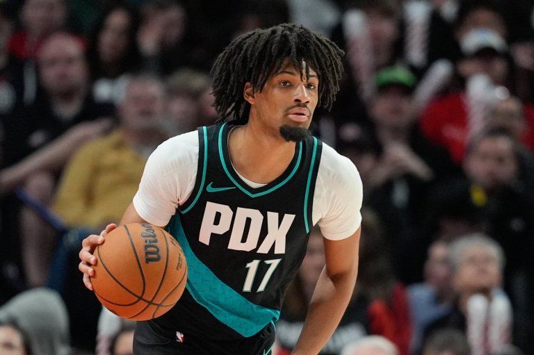 Trail Blazers' Sharpe out at least 6 months after knee surgery | iNFOnews.ca