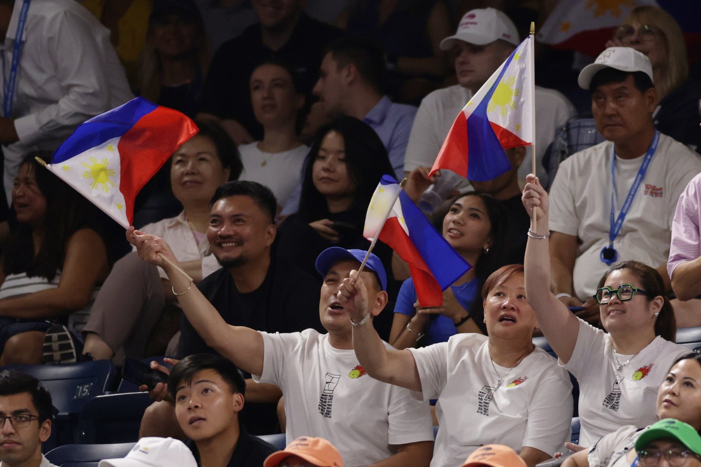 Alex Eala's many fans descend on US Open, bearing Filipino flags and lots of love | iNFOnews.ca Alex Eala's many fans descend on US Open, bearing Filipino flags and lots of love | iNFOnews.ca