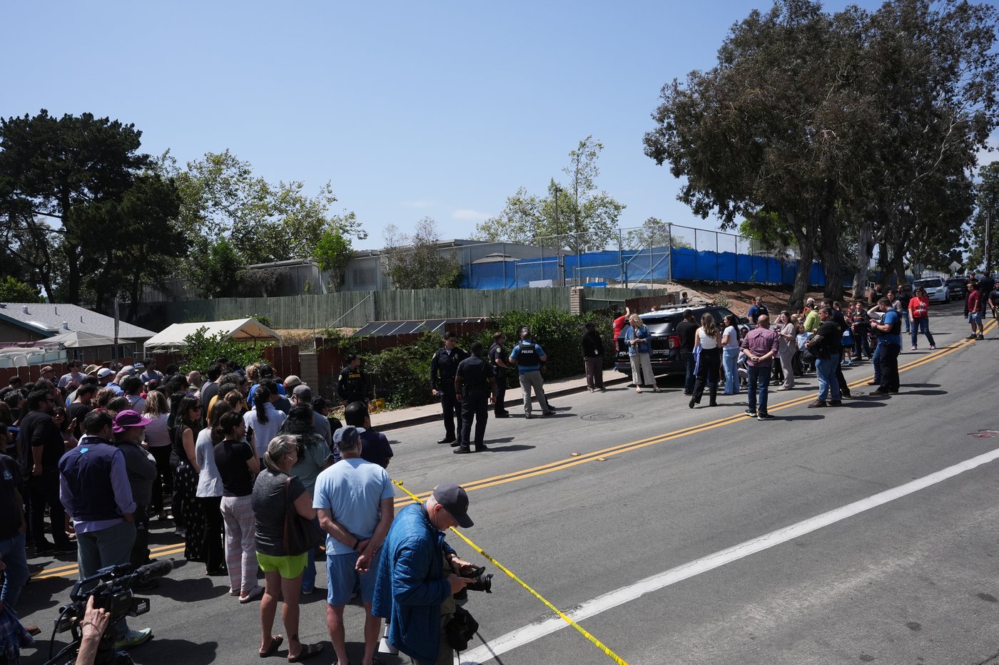 Teenage gunmen open fire on San Diego mosque, killing 3 men and then themselves | iNFOnews.ca Teenage gunmen open fire on San Diego mosque, killing 3 men and then themselves | iNFOnews.ca