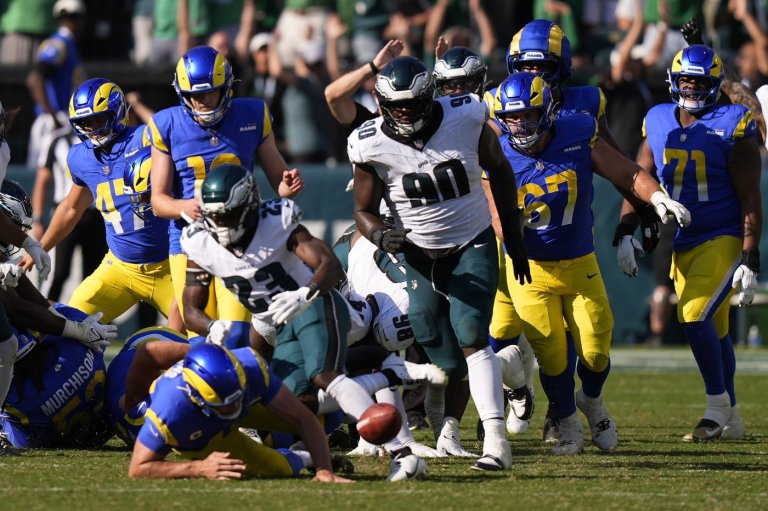 Jordan Davis seals Eagles' 33-26 thrilling win over Rams with Philly's 2nd blocked FG of 4th quarter | iNFOnews.ca