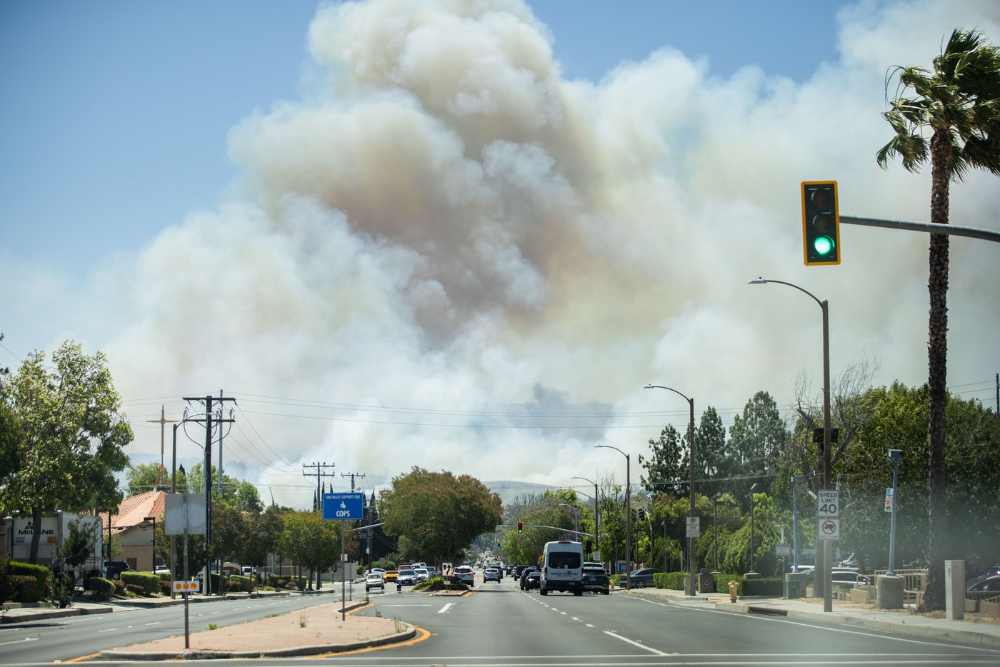 Photos show firefighters battling Southern California blaze | iNFOnews.ca