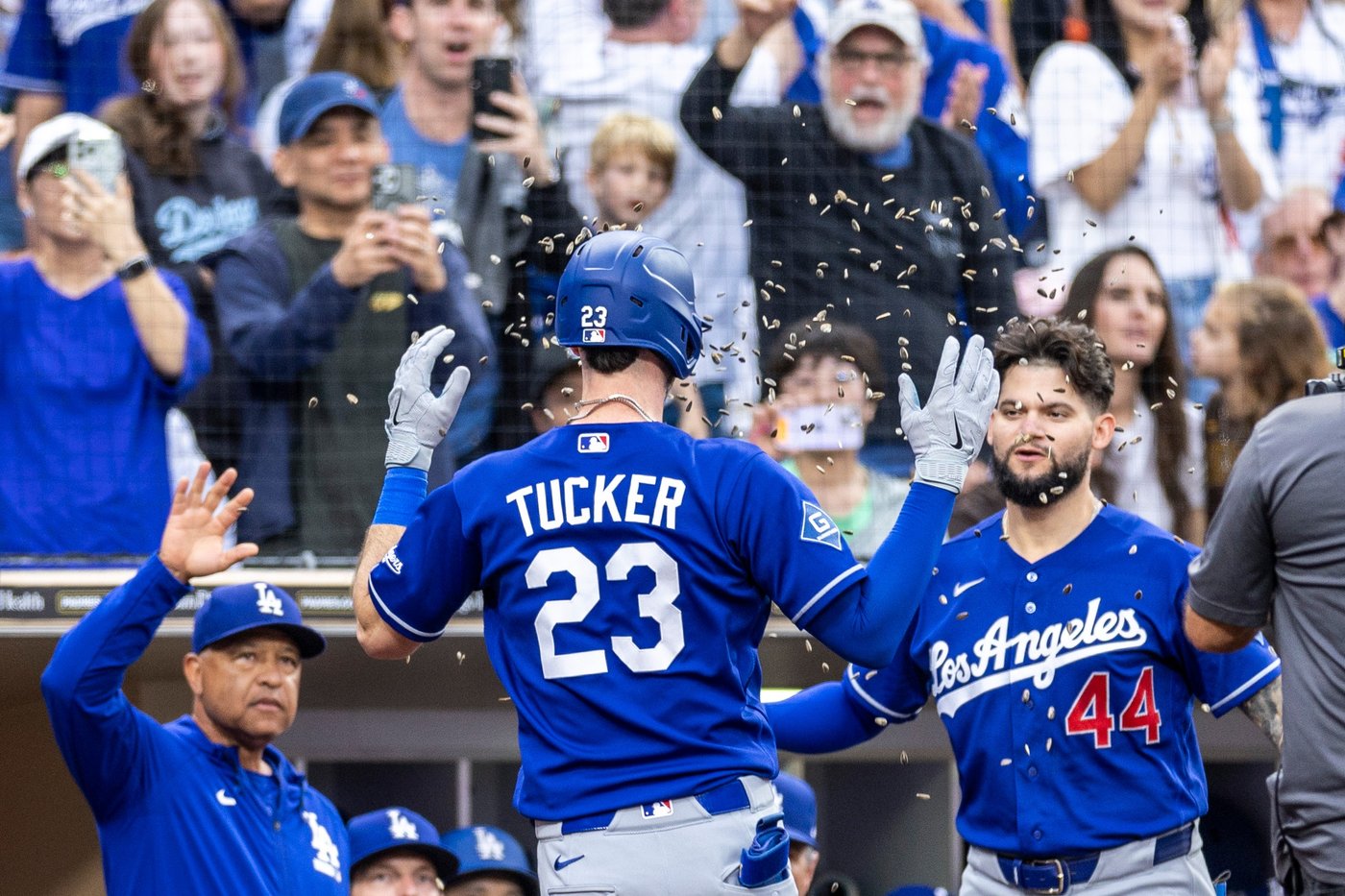 Mookie Betts' 3-run homer caps 9-run 6th inning as Dodgers beat Padres 15-3 | iNFOnews.ca