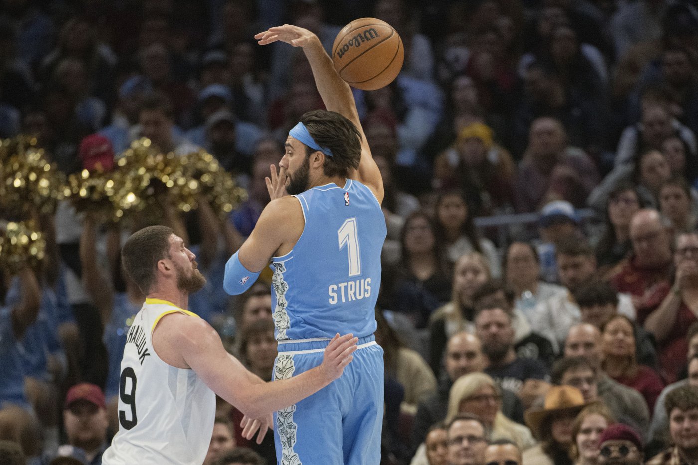 Darius Garland scores 23 and NBA-best Cavaliers beat Jazz 124-113 for 17th home win in 18 games | iNFOnews.ca