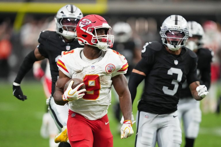 Kenneth Walker's fast start with the Chiefs comes after uncertain offseason for the Super Bowl MVP | iNFOnews.ca