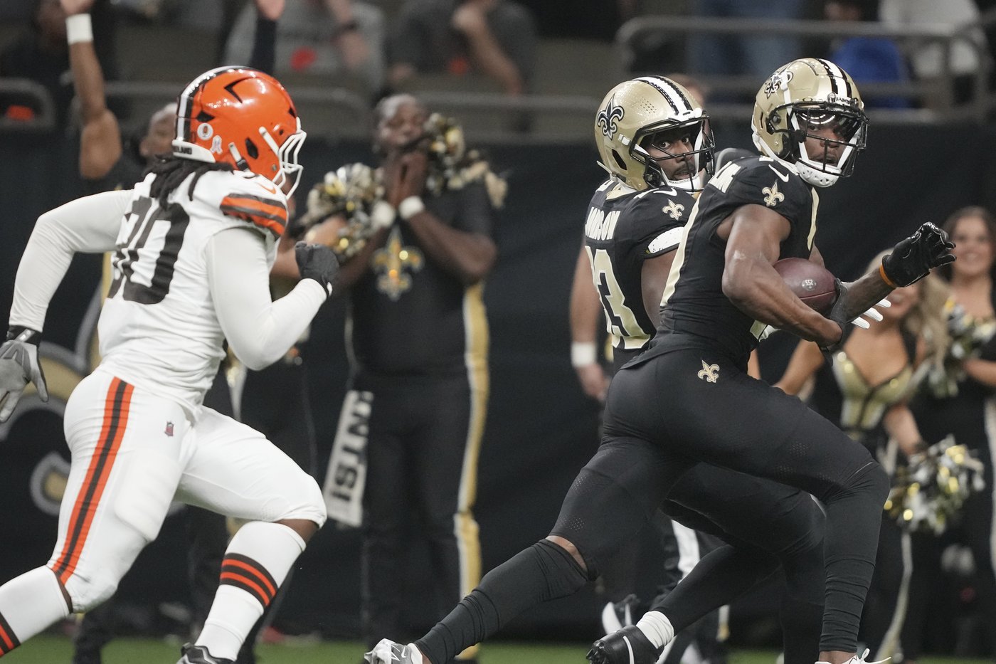Taysom Hill runs for 3 TDs as the Saints top Jameis Winston and the struggling Browns 35-14 | iNFOnews.ca