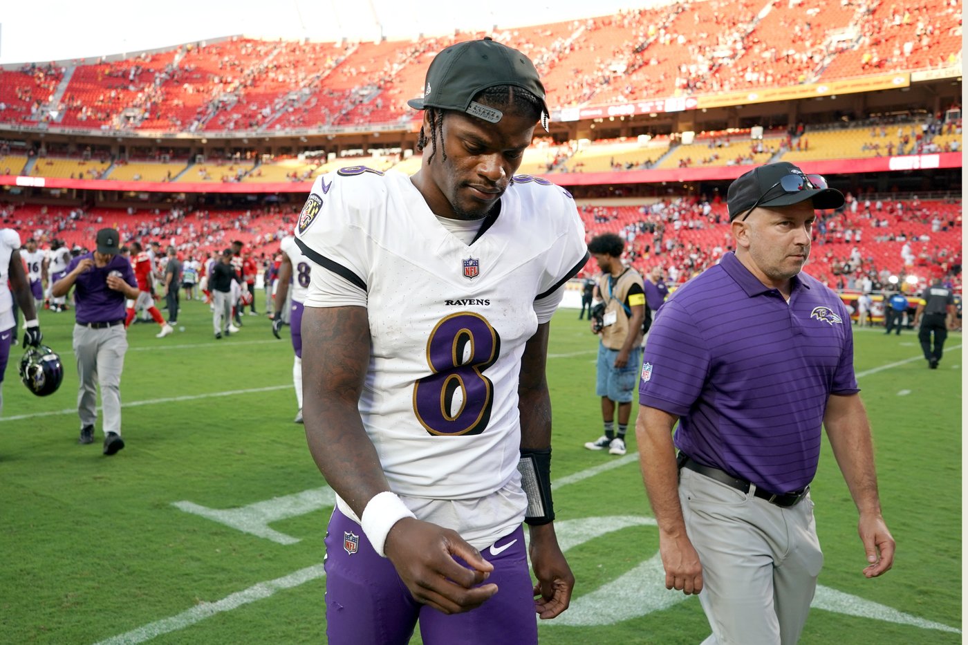 Forget about shining against the league's best. Now the Ravens are just trying to stay afloat | iNFOnews.ca