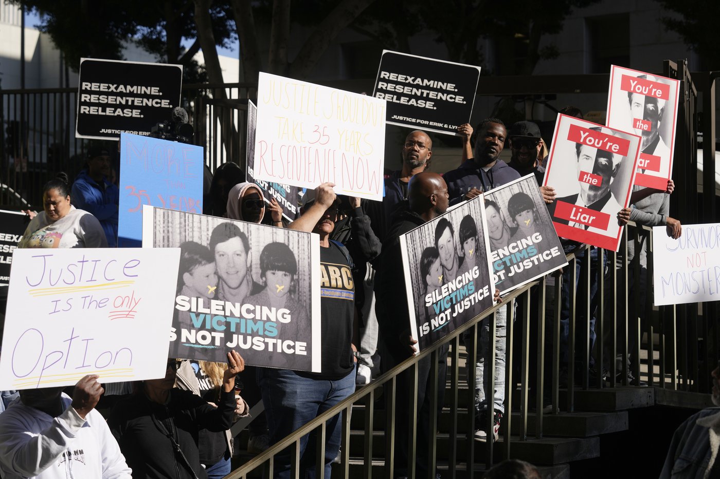 Family of Menendez brothers reject prosecutor criticism and lead rally for their release | iNFOnews.ca Family of Menendez brothers reject prosecutor criticism and lead rally for their release | iNFOnews.ca