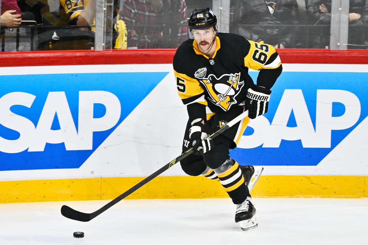 NHL roundup: Penguins blank Predators 4-0, Crosby and Malkin power Global Series split | iNFOnews.ca NHL roundup: Penguins blank Predators 4-0, Crosby and Malkin power Global Series split | iNFOnews.ca