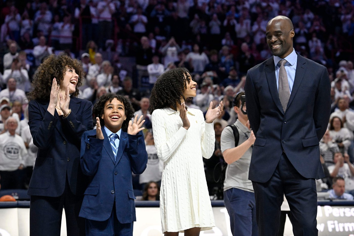 Emeka Okafor becomes third UConn men’s basketball player to have number retired | iNFOnews.ca Emeka Okafor becomes third UConn men’s basketball player to have number retired | iNFOnews.ca
