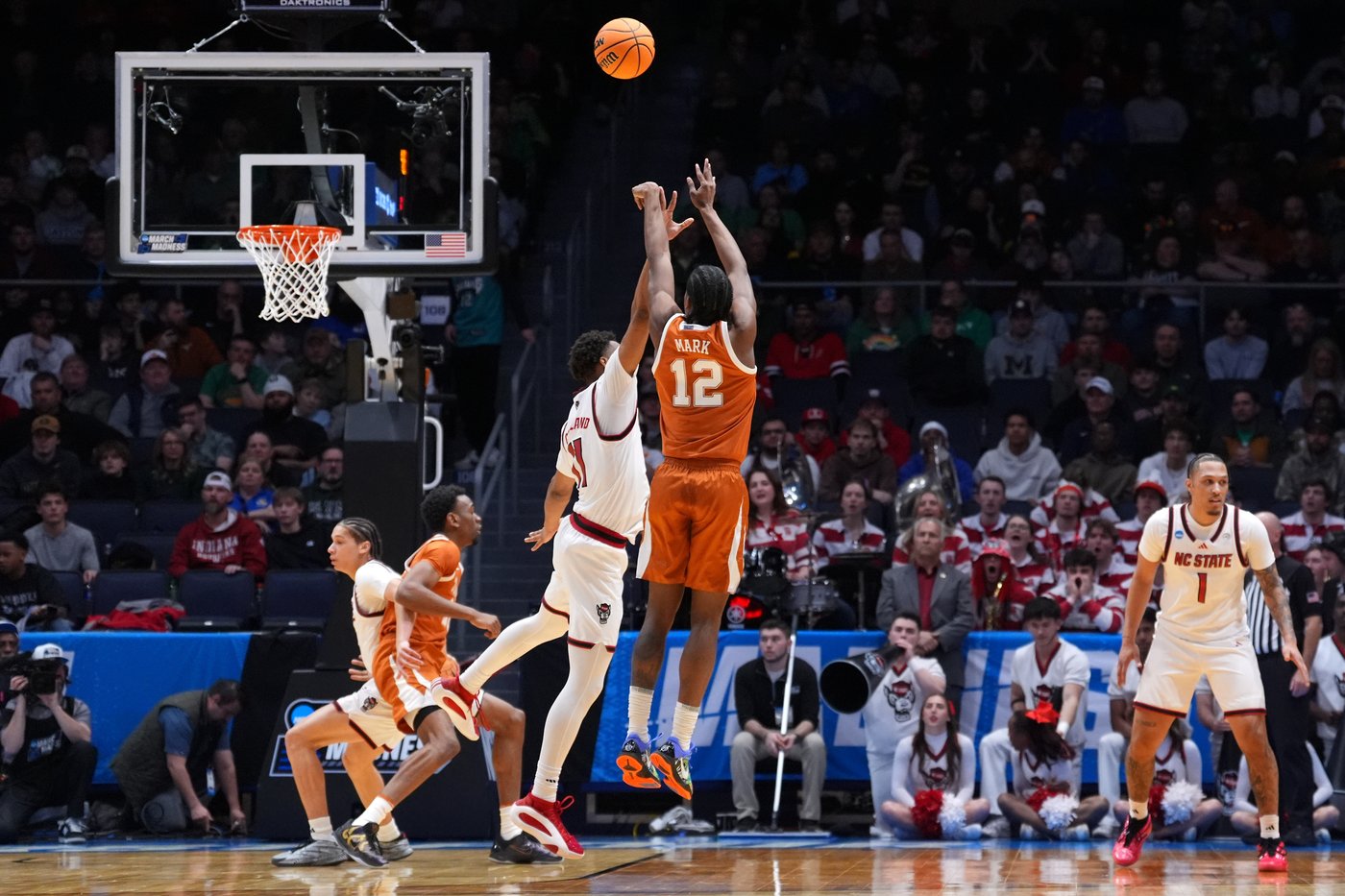 Tramon Mark's late jumper gives Texas a 68-66 win over NC State in the First Four | iNFOnews.ca Tramon Mark's late jumper gives Texas a 68-66 win over NC State in the First Four | iNFOnews.ca