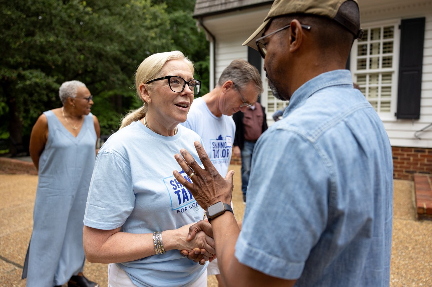 Virginia Democrats pick establishment nominees for 2 US House seats they hope to flip in November | iNFOnews.ca
